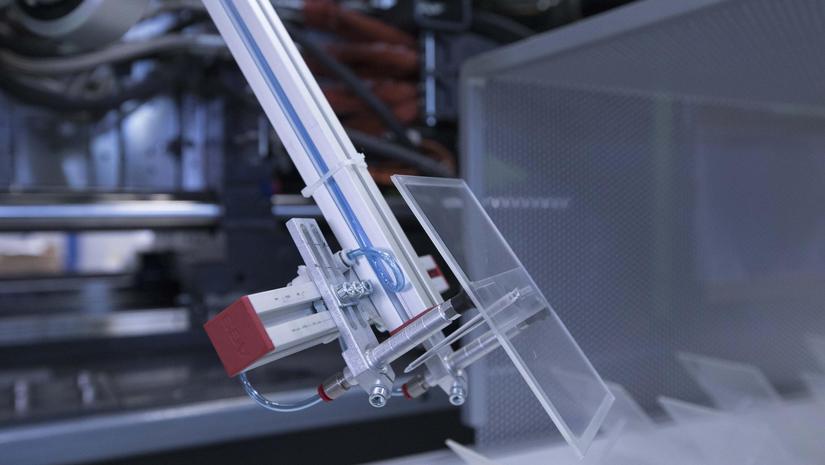 Produktion von Kunststoffteilen mit Mikrostrukturen oder Nanostrukturen und hoher Integrationsdichte in unserer vollautomatischen 24/7 Spritzgussfertigung | Spritzgusskomponenten im Mikrometerbereich 