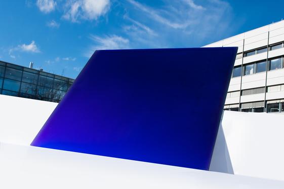 Colored solar modules for facade design. Image rights: Fraunhofer ISE